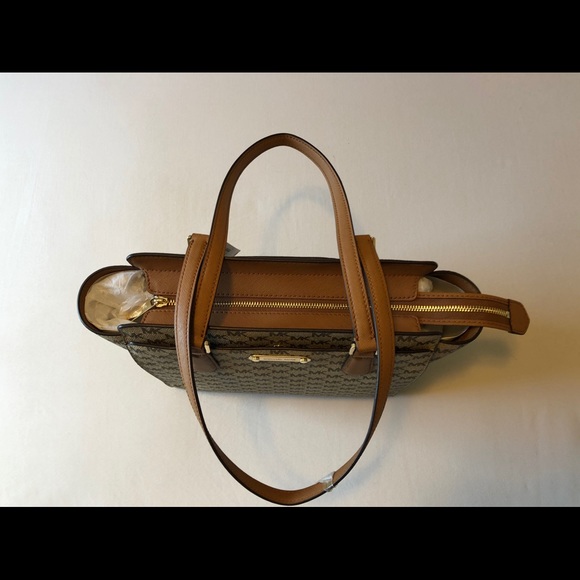 ✨ Michael Kors “Dee Dee” Natural Medium Tote ✨ - Picture 4 of 8